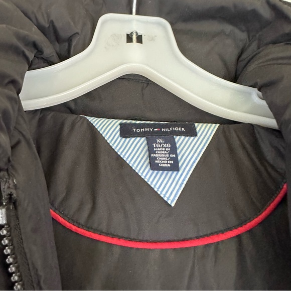Tommy Hilfiger Size XL Puffer Jacket - Picture 5 of 6
